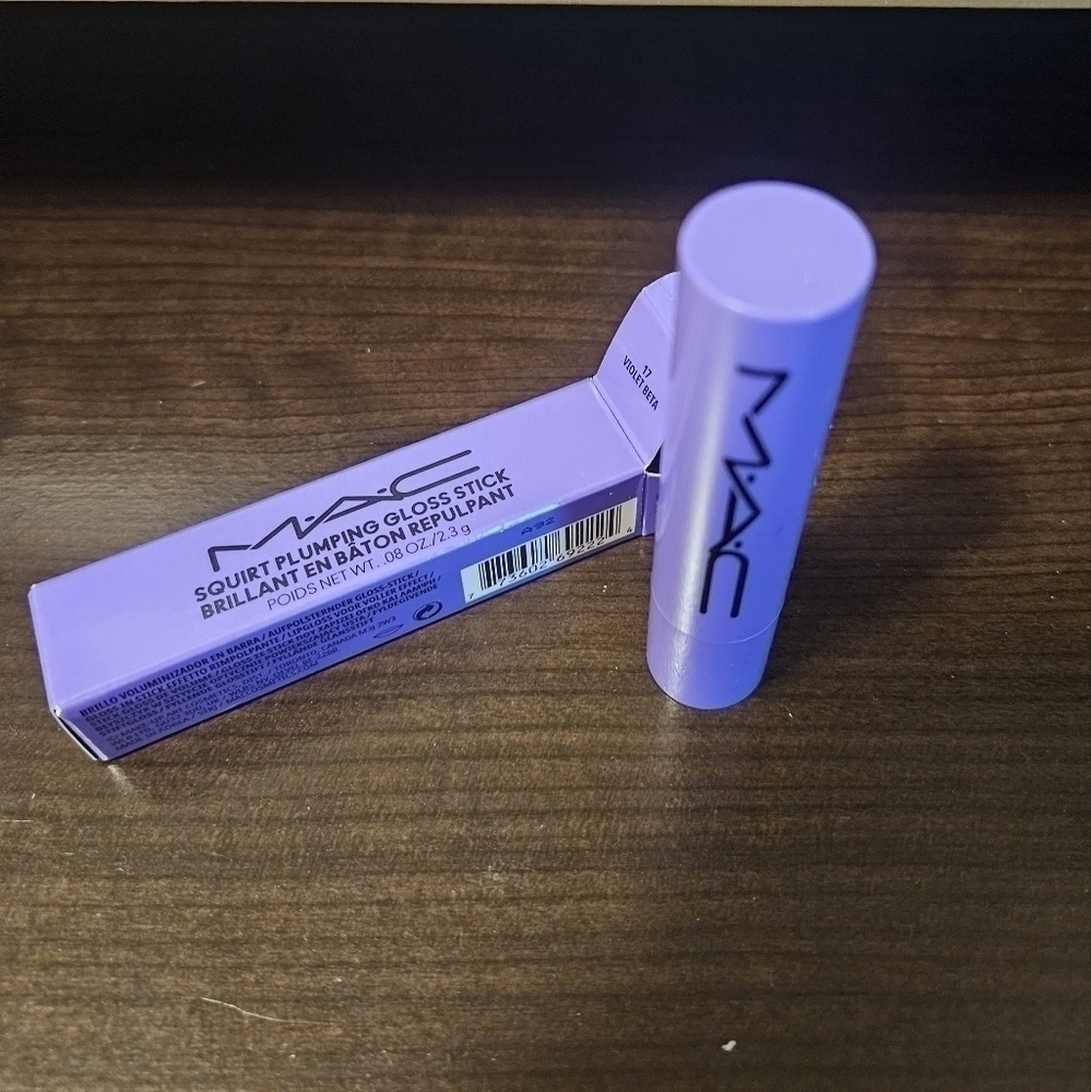 Mac SQUIRT PLUMPING GLOSS STICK in Violet Beta (NIB) Price is Firm